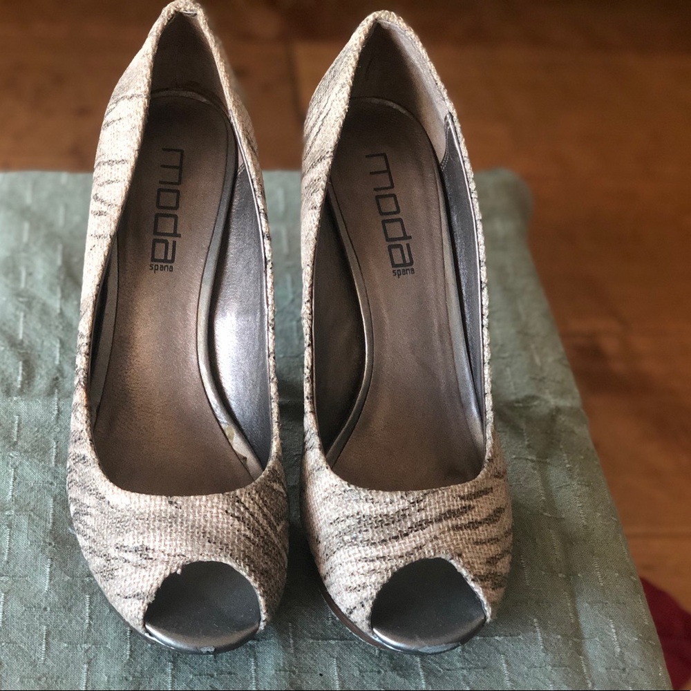 Moda Spana Tiger Print Heals Size 8
